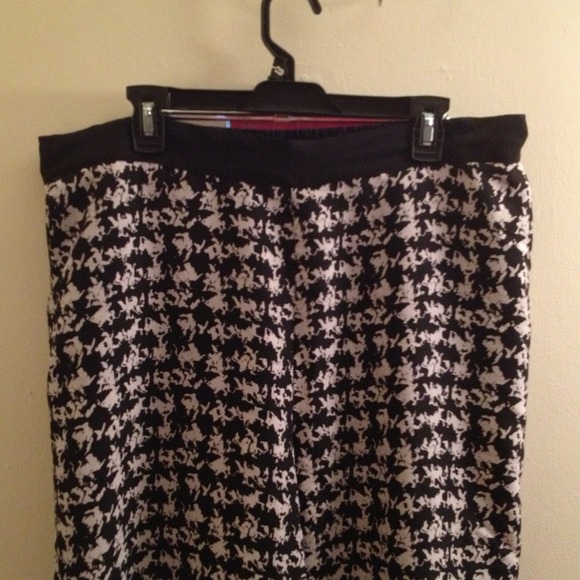 Pants - Picture 2 of 3