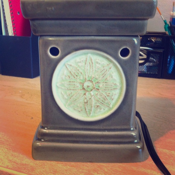Taupe Colored Authentic Scentsy Burner