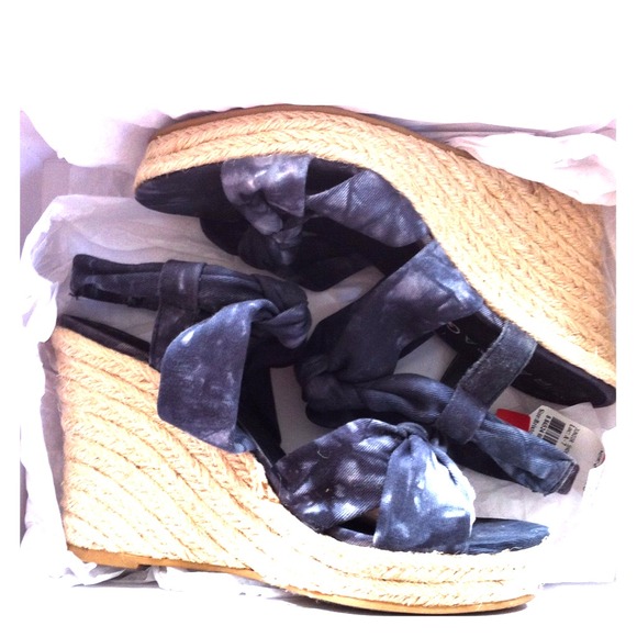 Tie Dye Rampage wedge sandals size 7