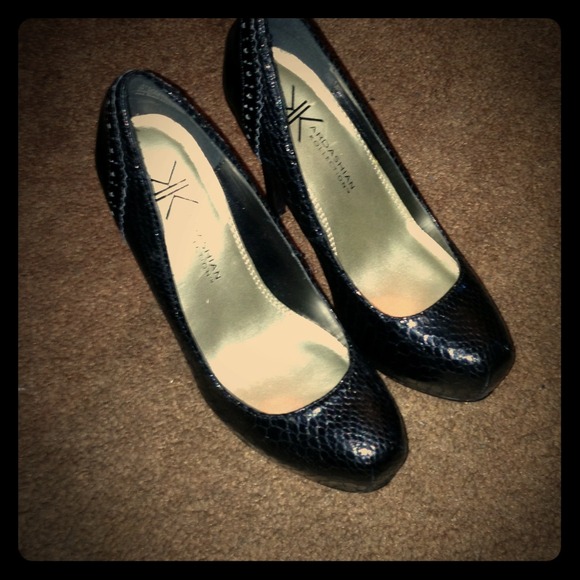 Heels - Picture 1 of 3