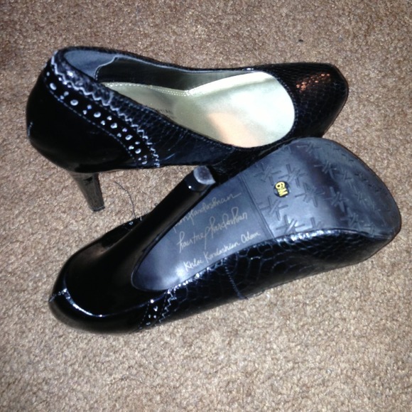 Heels - Picture 3 of 3