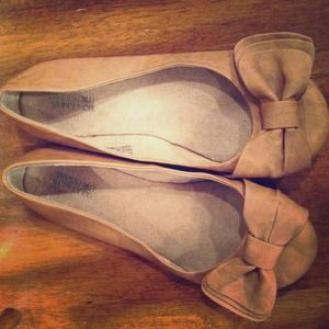 Tan Bow Flats 💕