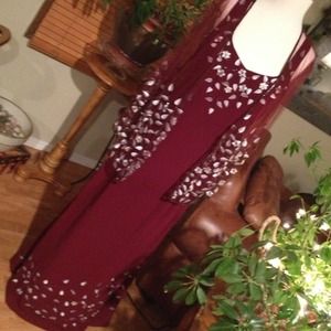 🍷Deep Wine & White Flowered Wedge Sandal Bundle.