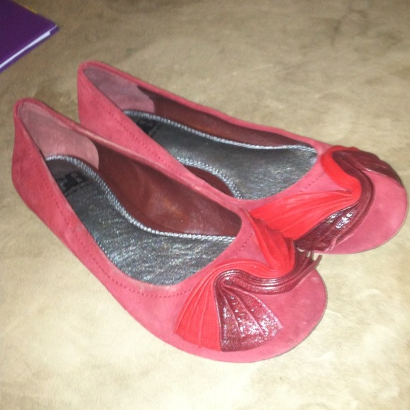 Gianni Bini Red flats.