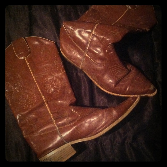 Vintage Brown floral detailed cowgirl boots