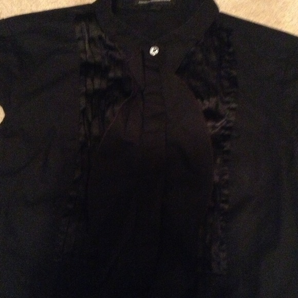 ⛔SOLD⛔⬇Reduced⬇Express black shirt - Picture 3 of 3