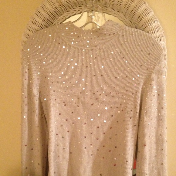Reduced-Sweater with sequins