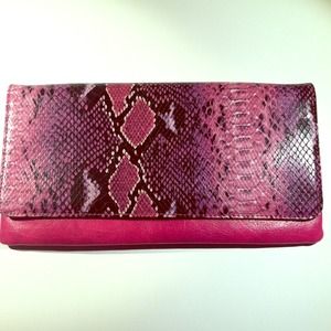 Sassy!! Pink snakeskin clutch handbag