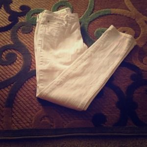 White skinny jeans