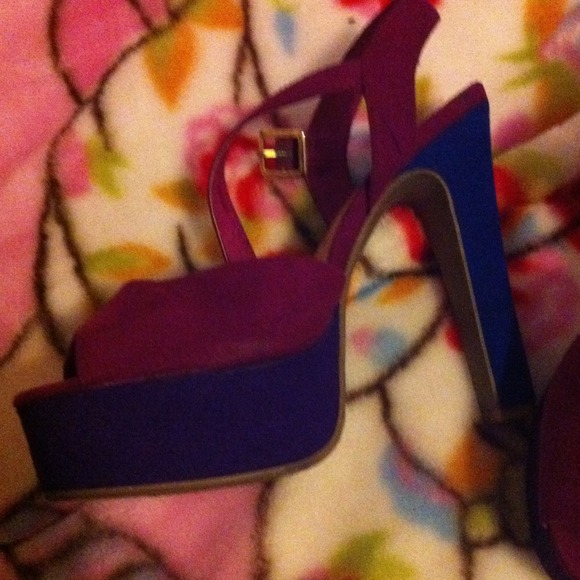 *SOLD***Color block heels FINAL DISCOUNT - Picture 4 of 4