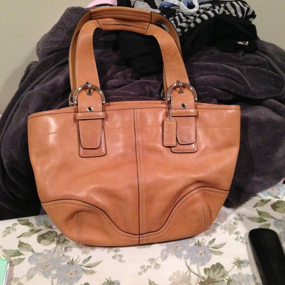 100% authentic coach bucket bag
