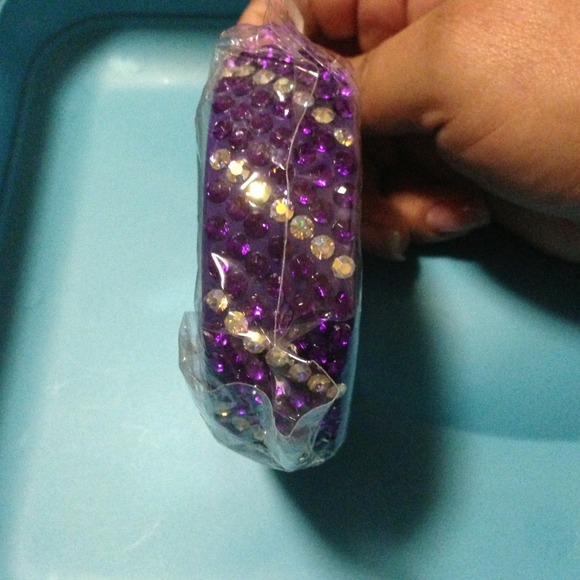 Purple rhinestone bracelet. - Picture 2 of 2