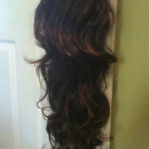Layered fashion wig