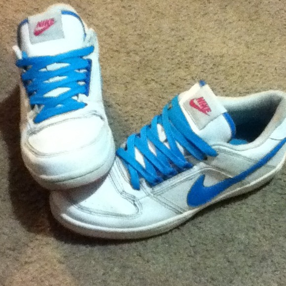 Nikes turquoise & white sz 9 womens