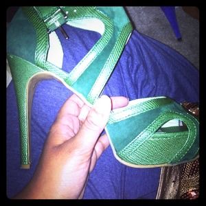 Lovely people emerald green sandal.