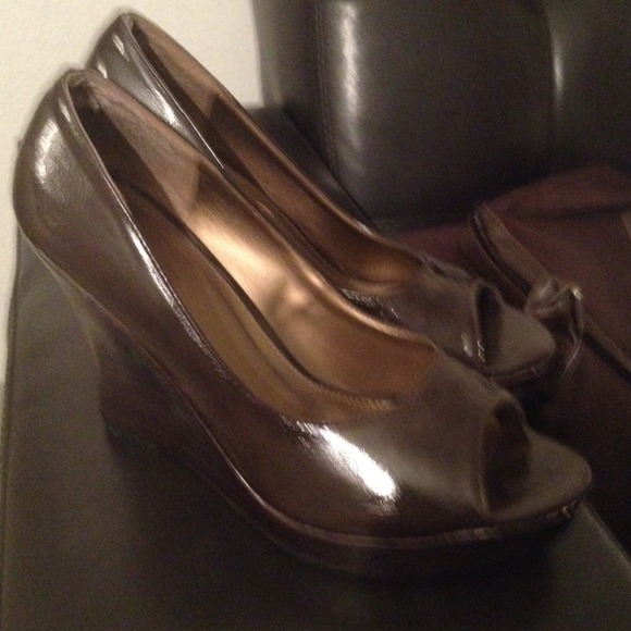 Chocolate brown wedges