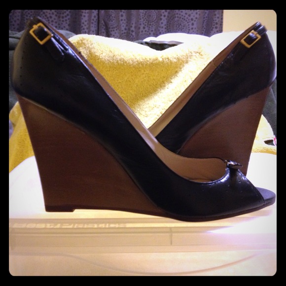 💢 SOLD 💢 Black Wedge Peep Toe Heels