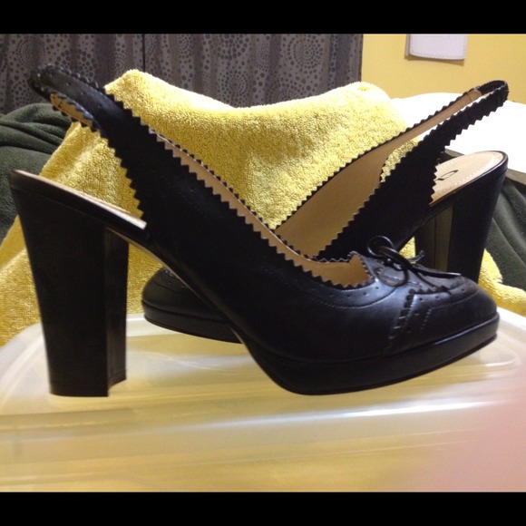 💢SOLD💢 Black Stacked Heel Slingbacks