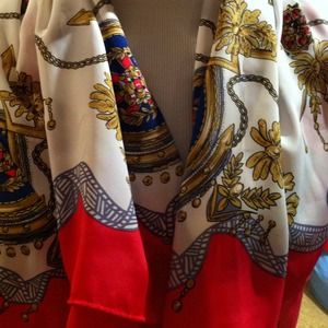 ⁯  🌺Classic silky satin scarf!