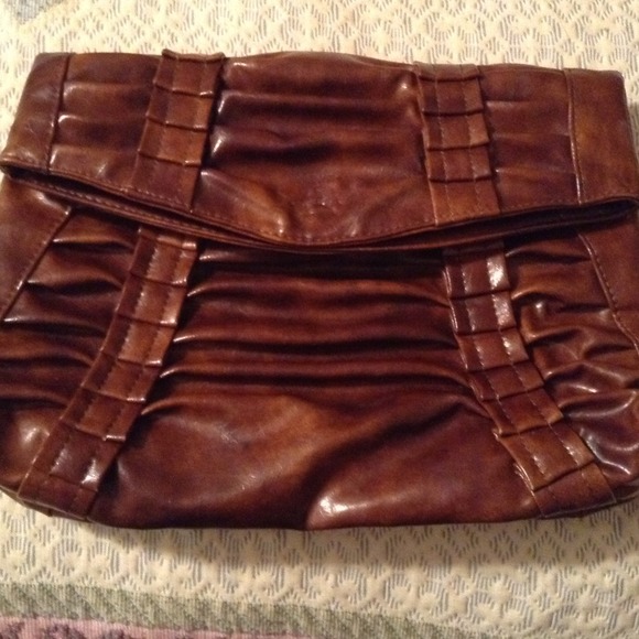 ⭐SOLD⭐Tan clutch