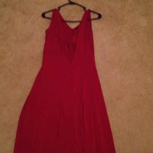 Size M Shape FX full length dress worn 1 time.