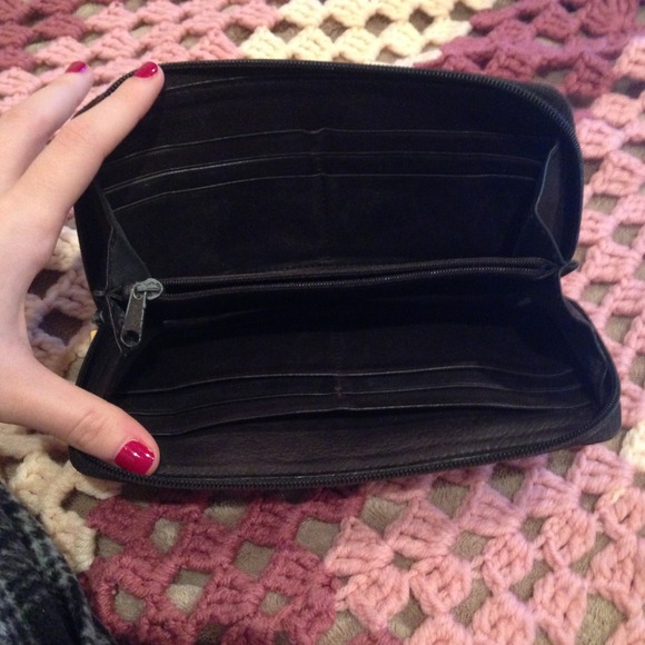 Authentic DKNY wallet - Picture 2 of 4