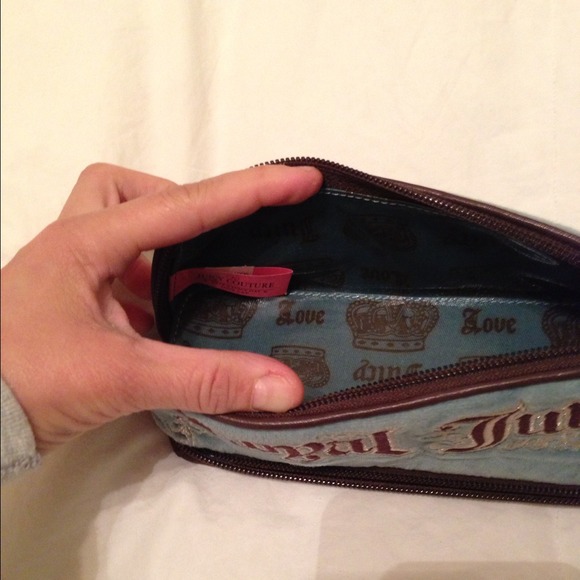 Juicy Couture turquoise&brown clutch - Picture 2 of 4