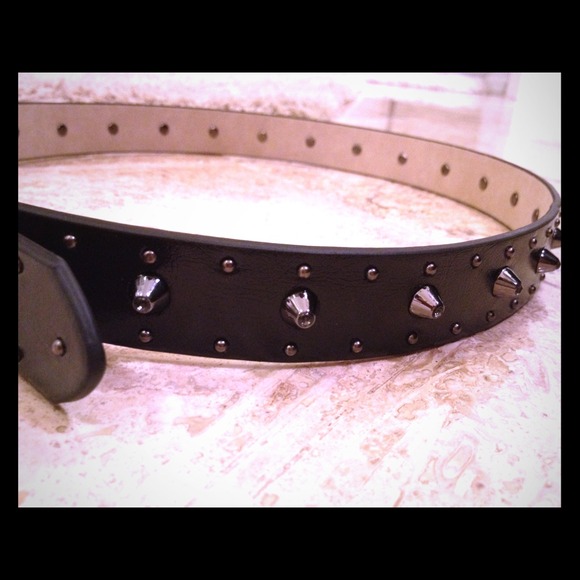 Steve Madden studded black belt