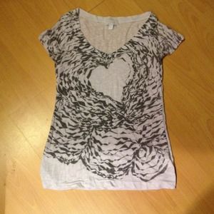 Shear v-neck with heart pattern