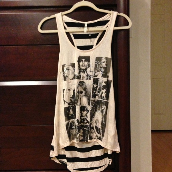 🚫Sold in Bundle🚫 Graphic Tank Top