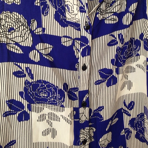 High-Low Button Down Collared Tank - Picture 3 of 3