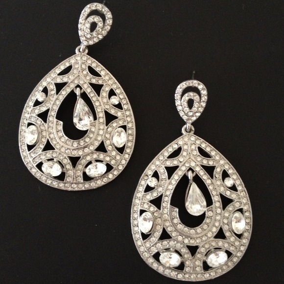 Fashion silver tone earrings