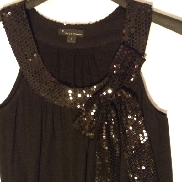 Black Tunic w/ Sequence Bow