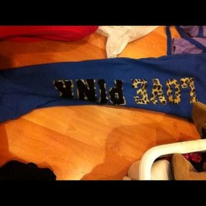 Vs crop sweats **RESERVED ***