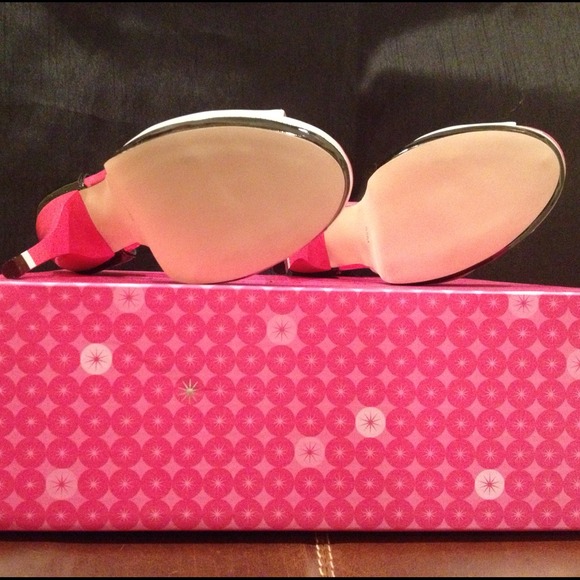 NWOT-Hot Pink ColorBlock Pumps - Picture 4 of 4