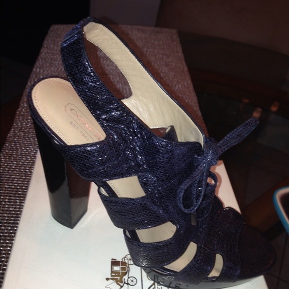 Coach black heels - Picture 2 of 3