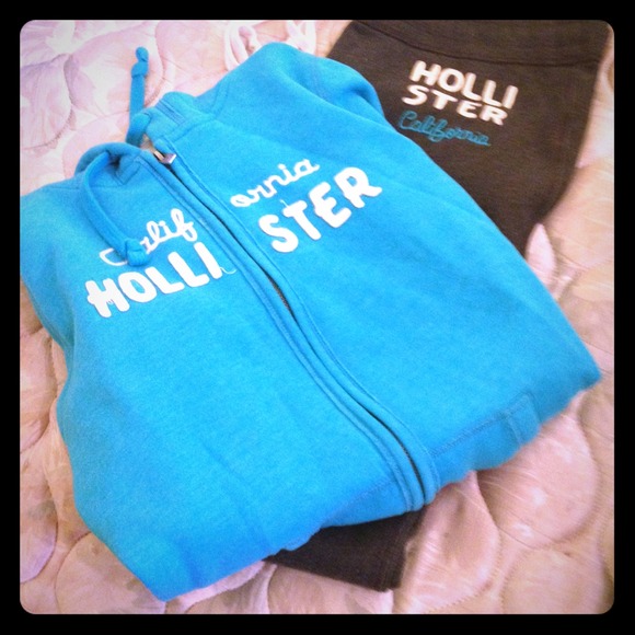 Hollister sweat suit