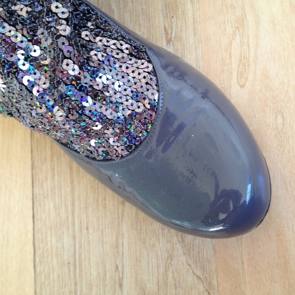 AMAZING NEW! Victor and Rolf grey booties!!!! NWOB - Picture 2 of 4