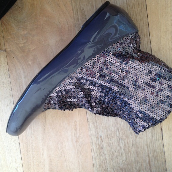 AMAZING NEW! Victor and Rolf grey booties!!!! NWOB - Picture 3 of 4