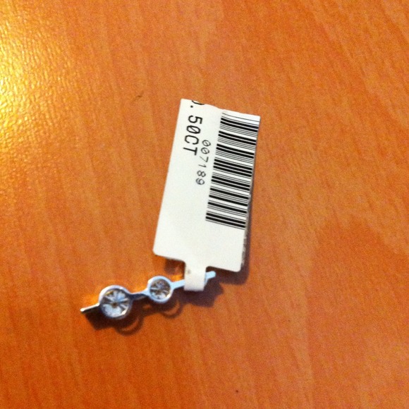 18k .50ct Diamond Pendant - Picture 2 of 2