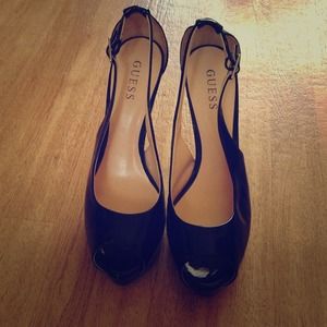Black patent Guess peep toes size 9 ~perfect!!