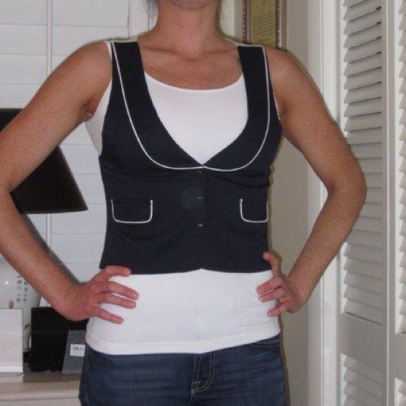 ❌SOLD IN BUNDLE❌ Venus Navy & White Vest