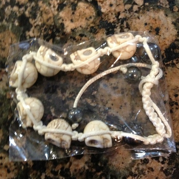 Accessories - Adjustable skull bracelet