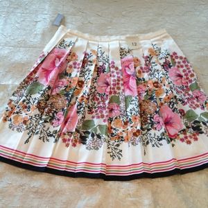 🚫SOLD🚫 BEAUTIFUL oriental themed skirt