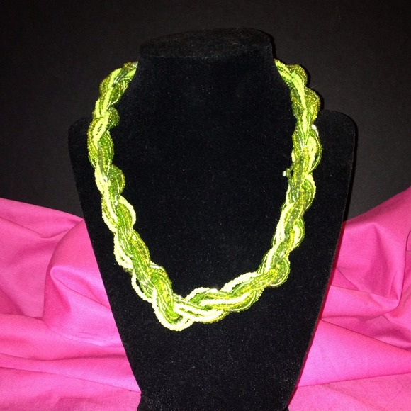Green rope necklace