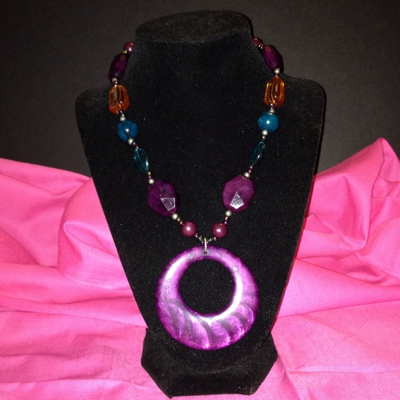 Necklace w pendent