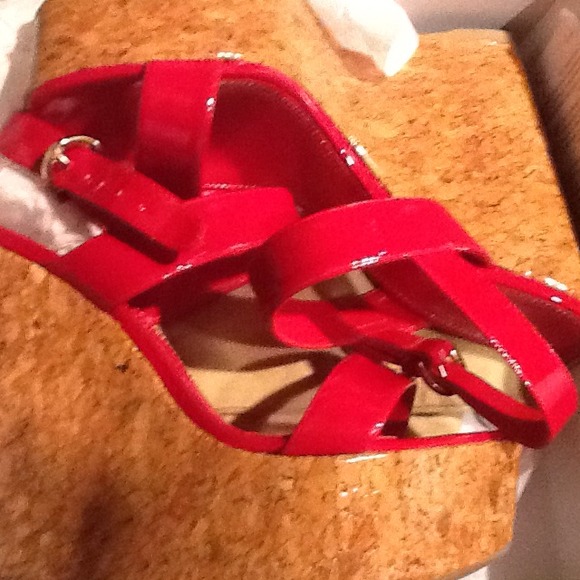 Sergio Rossi patent leather wedges. - Picture 2 of 3