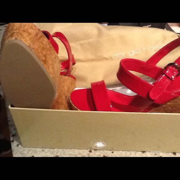 Sergio Rossi patent leather wedges. - Picture 3 of 3