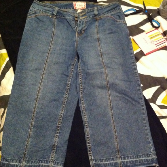 📍Traded📍CAbi  denim capris