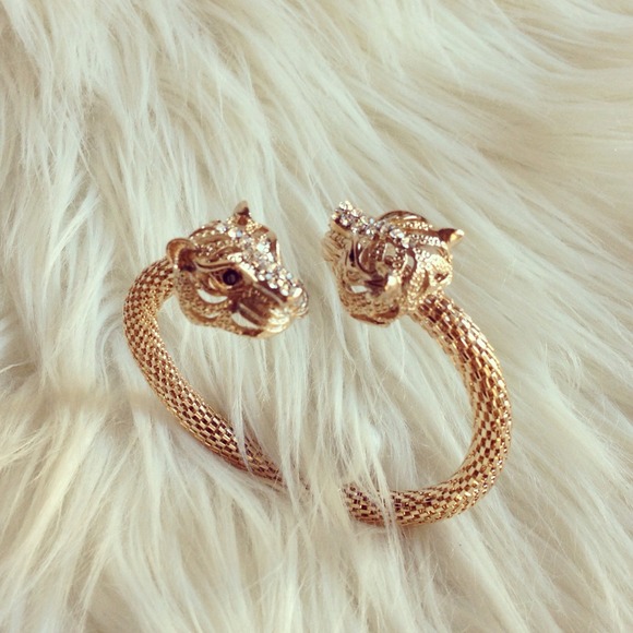 Jewelry - Cougar set - 3 items